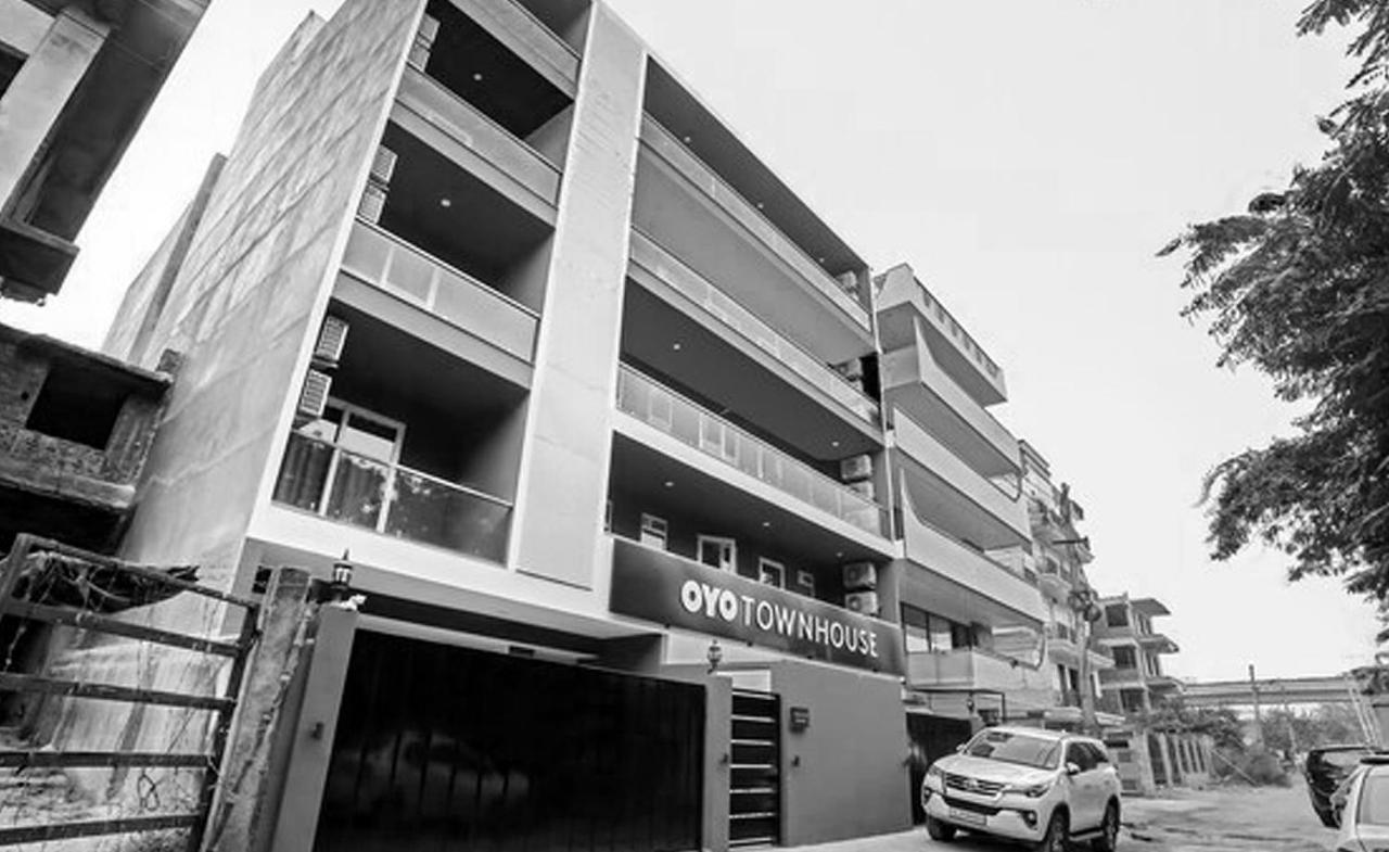 Super Townhouse Near Appu Ghar Hotel Gurgaon Exterior photo