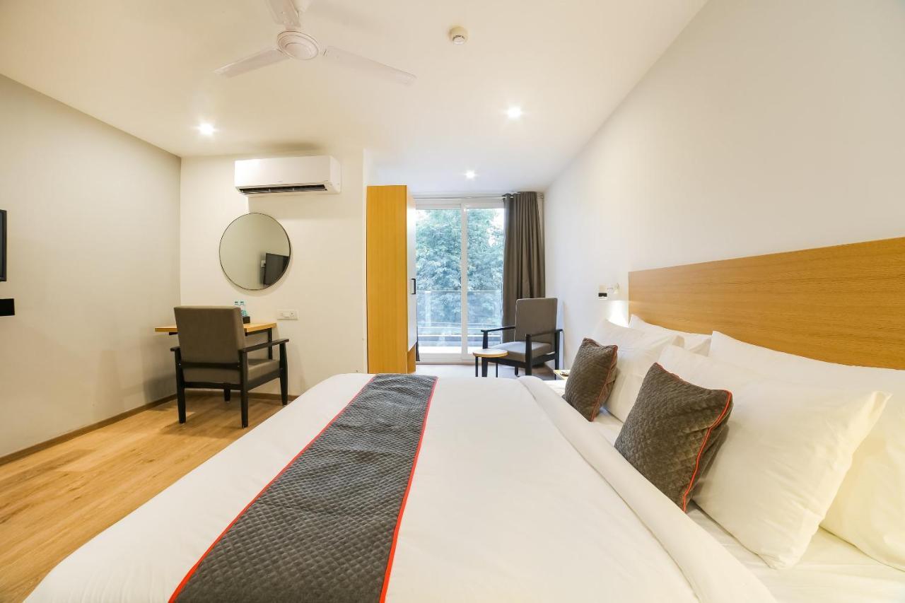 Super Townhouse Near Appu Ghar Hotel Gurgaon Exterior photo