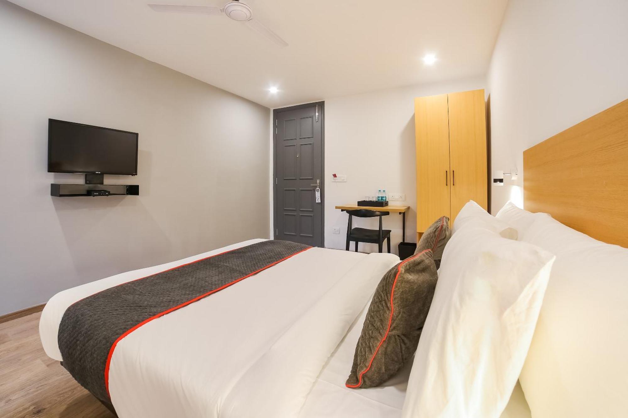 Super Townhouse Near Appu Ghar Hotel Gurgaon Exterior photo